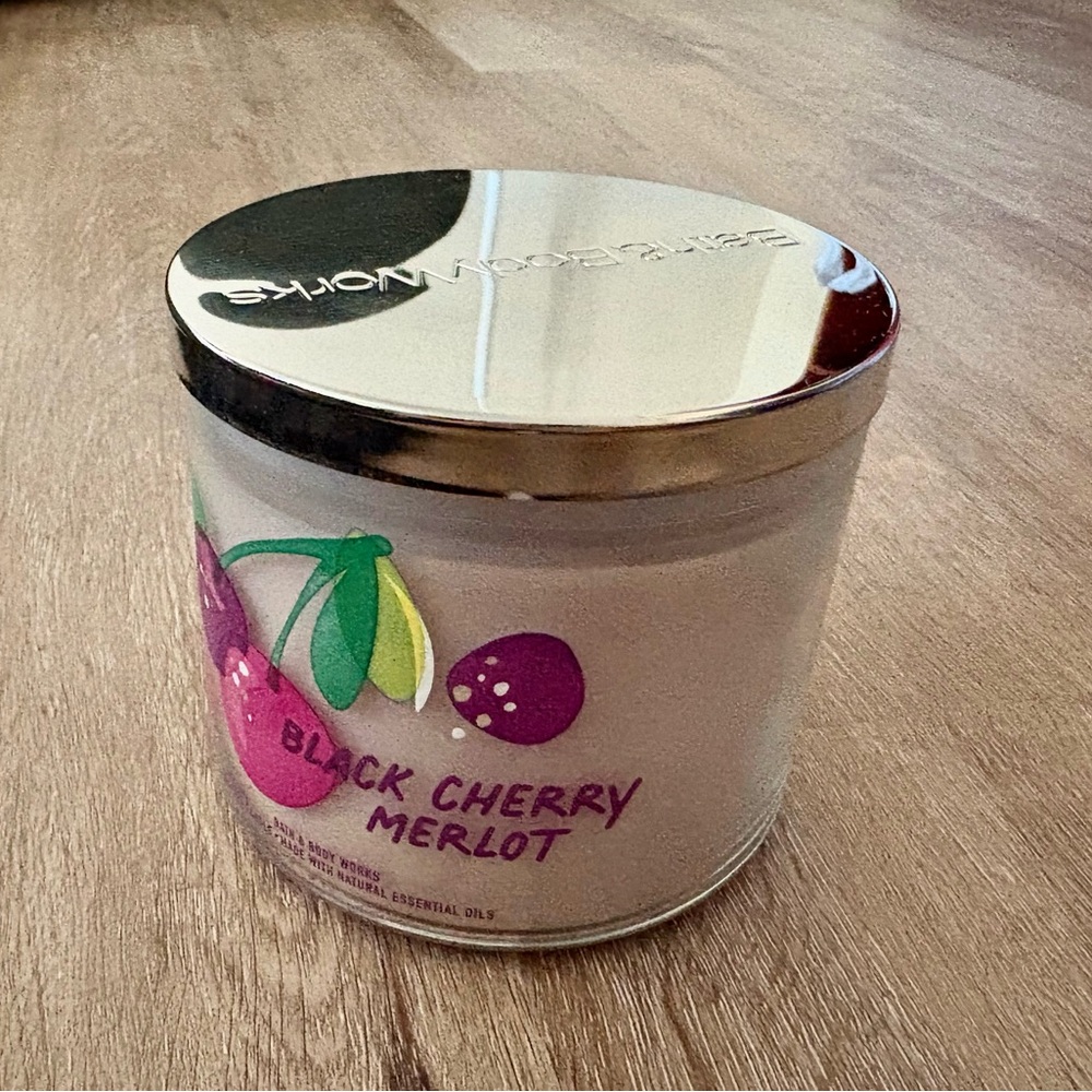 Bath & Body Works - Black Cherry Merlot Candle
